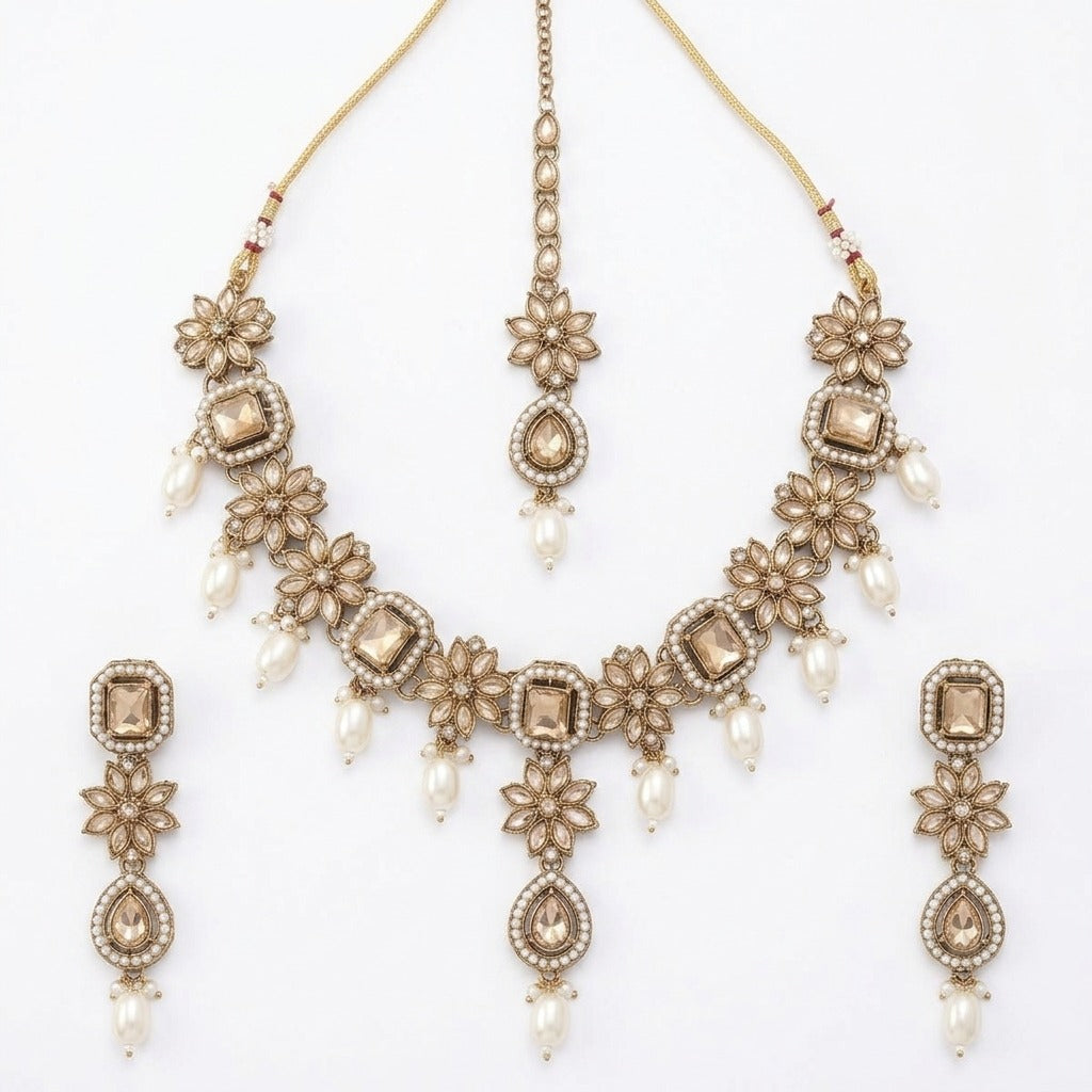 Gulnaar Kundan Set