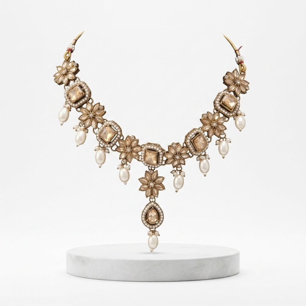 Gulnaar Kundan Set