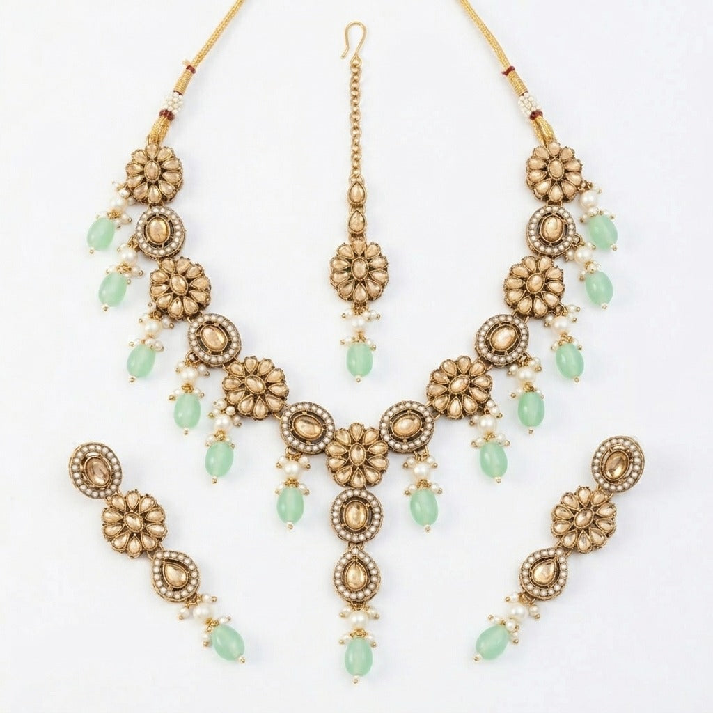 Mintara Royale Kundan Set