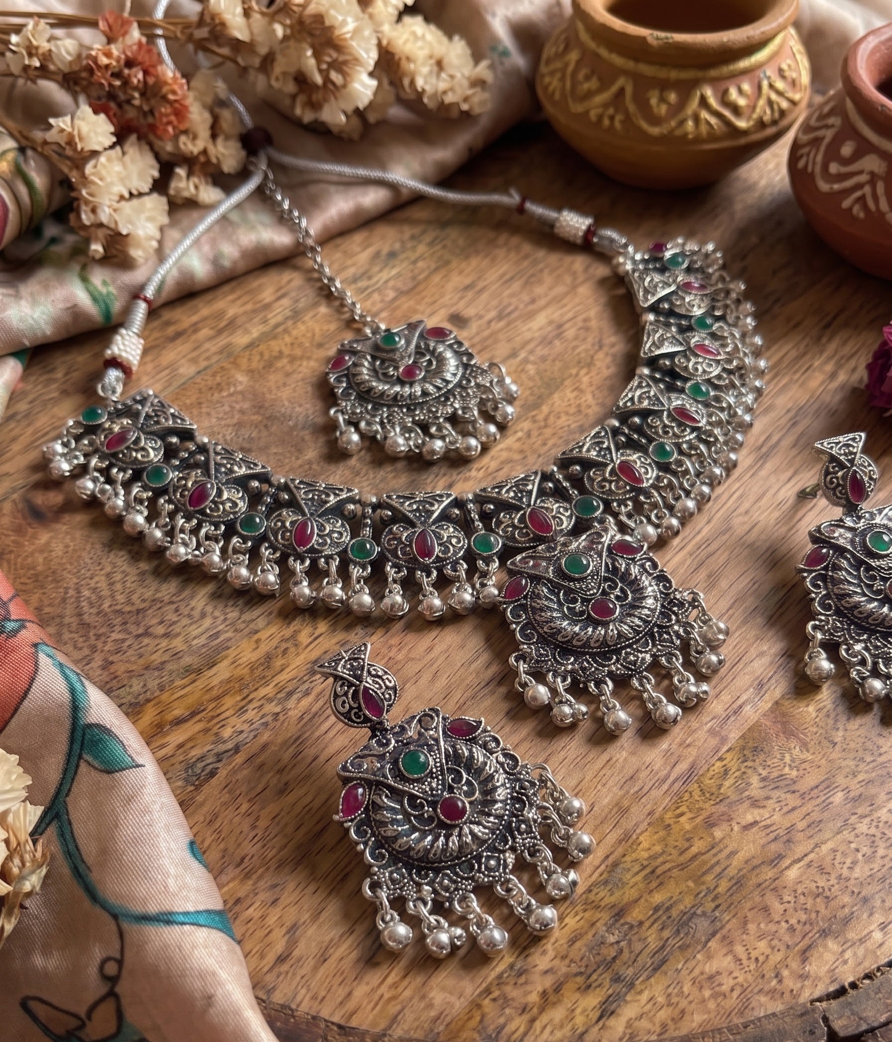 Kavishae Veya Oxidised Choker Set