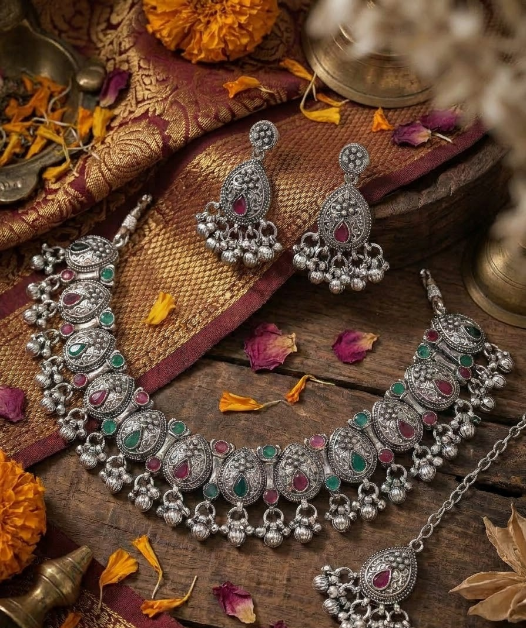 Kavishae Rajsi Oxidised Choker Set