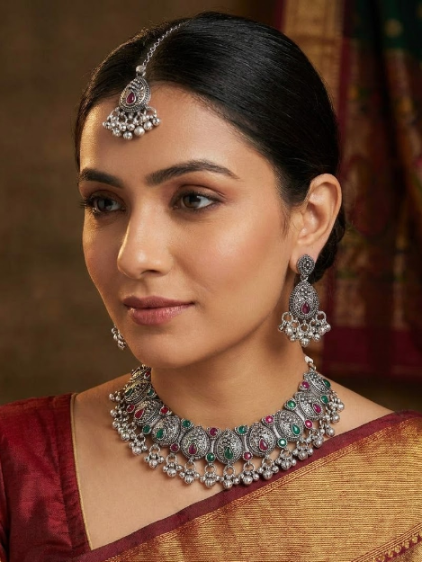 Kavishae Rajsi Oxidised Choker Set